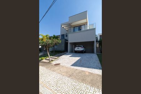 Casa de condomínio à venda com 280m², 4 quartos e 4 vagasFachada