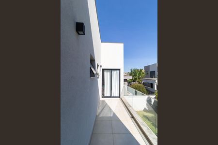 Casa de condomínio à venda com 280m², 4 quartos e 4 vagasSacada da Suite 01 e 04