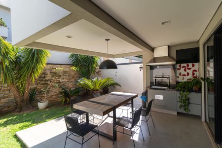 Casa de condomínio à venda com 280m², 4 quartos e 4 vagasChurrasqueira