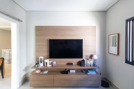Casa de condomínio à venda com 280m², 4 quartos e 4 vagasSala de TV