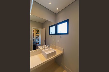 Casa de condomínio à venda com 280m², 4 quartos e 4 vagasBanheiro da Suite 02