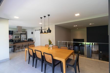 Casa de condomínio à venda com 280m², 4 quartos e 4 vagasSalas