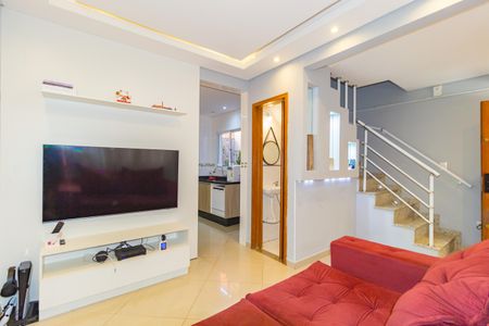 Sala de casa à venda com 3 quartos, 140m² em Parque Sevilha, São Paulo