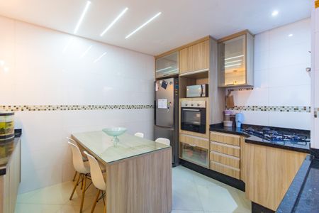 Casa à venda com 140m², 3 quartos e 2 vagas Casa à venda com 140m², 3 quartos e 2 vagasCozinha