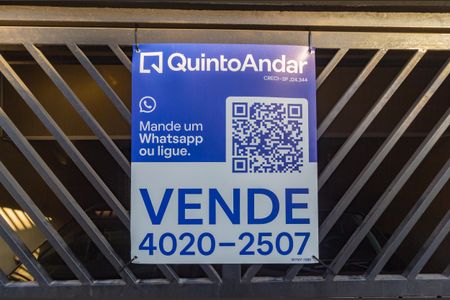 Casa à venda com 140m², 3 quartos e 2 vagas Casa à venda com 140m², 3 quartos e 2 vagasPlaquinha instalada