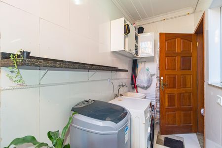 Casa à venda com 140m², 3 quartos e 2 vagas Casa à venda com 140m², 3 quartos e 2 vagasÁrea de Serviço