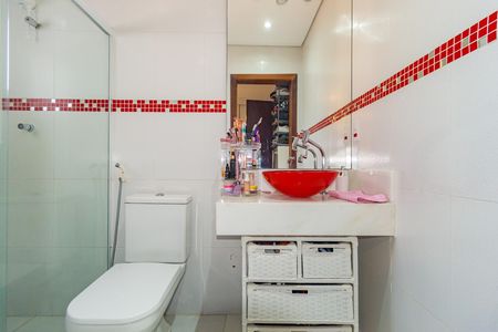 Casa à venda com 140m², 3 quartos e 2 vagas Casa à venda com 140m², 3 quartos e 2 vagasBanheiro - Suíte