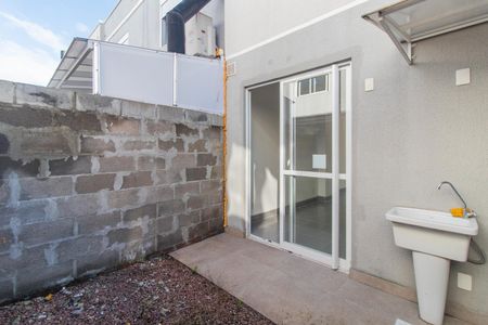 Casa de condomínio à venda com 88m², 2 quartos e 1 vaga Casa de condomínio à venda com 88m², 2 quartos e 1 vagaQuintal