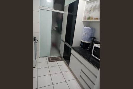 Cozinha de apartamento à venda com 2 quartos, 50m² em Vila Liviero, São Paulo