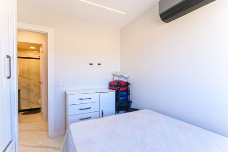 Apartamento à venda com 77m², 3 quartos e 2 vagasQuarto 2 