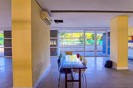 Apartamento à venda com 77m², 3 quartos e 2 vagasSala de reunião