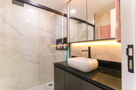 Apartamento à venda com 77m², 3 quartos e 2 vagasBanheiro da Suíte