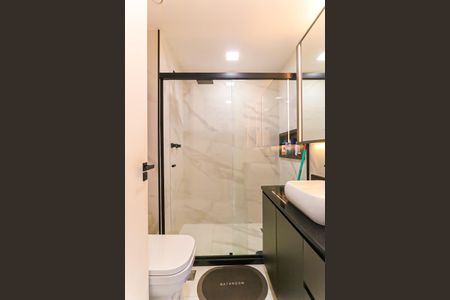 Apartamento à venda com 77m², 3 quartos e 2 vagasBanheiro da Suíte