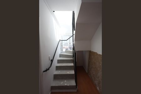 Apartamento à venda com 83m², 1 quarto e sem vagacobertura escada