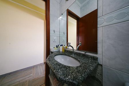 Casa à venda com 115m², 3 quartos e 2 vagas Casa à venda com 115m², 3 quartos e 2 vagasBanheiro