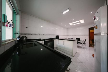 Casa à venda com 115m², 3 quartos e 2 vagas Casa à venda com 115m², 3 quartos e 2 vagasCozinha