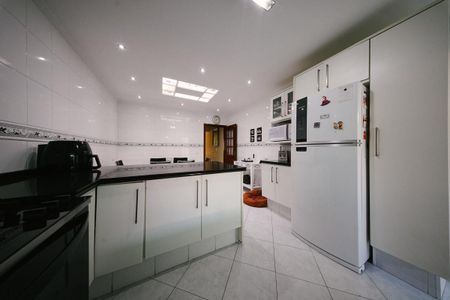 Casa à venda com 115m², 3 quartos e 2 vagas Casa à venda com 115m², 3 quartos e 2 vagasCozinha