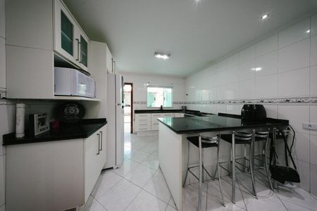 Casa à venda com 115m², 3 quartos e 2 vagas Casa à venda com 115m², 3 quartos e 2 vagasCozinha