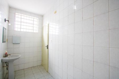 Casa para alugar com 360m², 3 quartos e 6 vagasBanheiro do quarto 1