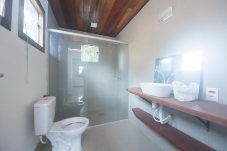 Casa de condomínio à venda com 300m², 3 quartos e 3 vagasBanheiro Social