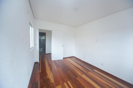 Casa de condomínio à venda com 300m², 3 quartos e 3 vagasquarto 2