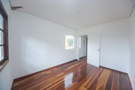 Casa de condomínio à venda com 300m², 3 quartos e 3 vagasquarto 2