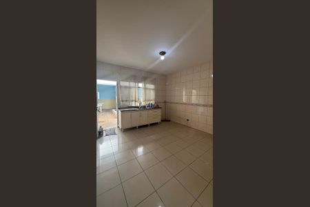 Casa para alugar com 150m², 2 quartos e 2 vagasCozinha
