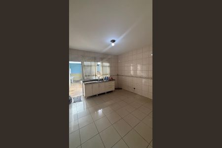 Casa para alugar com 150m², 2 quartos e 2 vagasCozinha