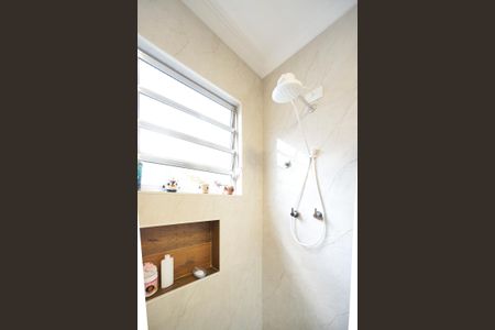 Casa para alugar com 200m², 2 quartos e 2 vagas Casa para alugar com 200m², 2 quartos e 2 vagasChuveiro