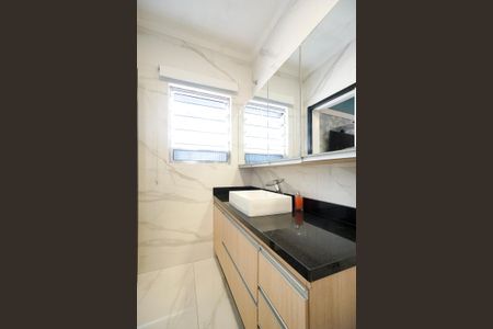 Casa para alugar com 200m², 2 quartos e 2 vagas Casa para alugar com 200m², 2 quartos e 2 vagasBanheiro da suíte