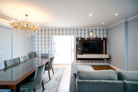 Casa para alugar com 200m², 2 quartos e 2 vagas Casa para alugar com 200m², 2 quartos e 2 vagasSala