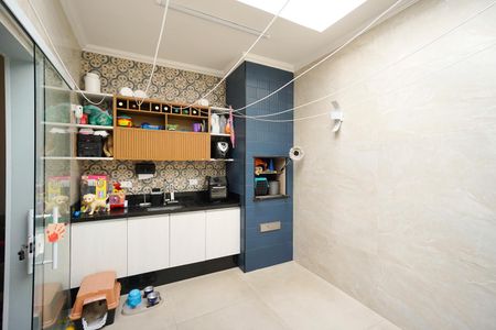 Casa para alugar com 200m², 2 quartos e 2 vagas Casa para alugar com 200m², 2 quartos e 2 vagasQuintal