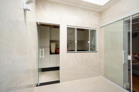 Casa para alugar com 200m², 2 quartos e 2 vagas Casa para alugar com 200m², 2 quartos e 2 vagasQuintal