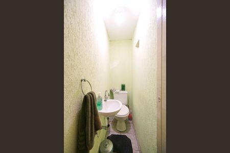 Casa para alugar com 200m², 2 quartos e 2 vagas Casa para alugar com 200m², 2 quartos e 2 vagasLavabo do escritório