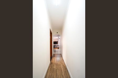 Casa para alugar com 200m², 2 quartos e 2 vagas Casa para alugar com 200m², 2 quartos e 2 vagasCorredor dos quartos