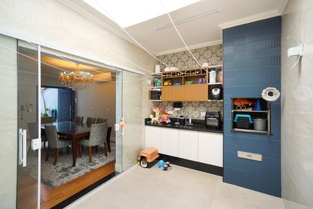 Casa para alugar com 200m², 2 quartos e 2 vagas Casa para alugar com 200m², 2 quartos e 2 vagasQuintal