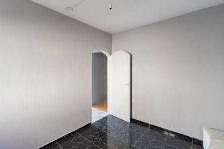 Quarto de casa para alugar com 1 quarto, 60m² em Vila Martins, Carapicuíba