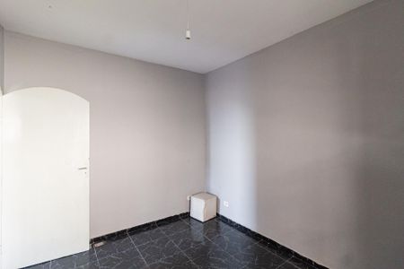 Quarto de casa para alugar com 1 quarto, 60m² em Vila Martins, Carapicuíba