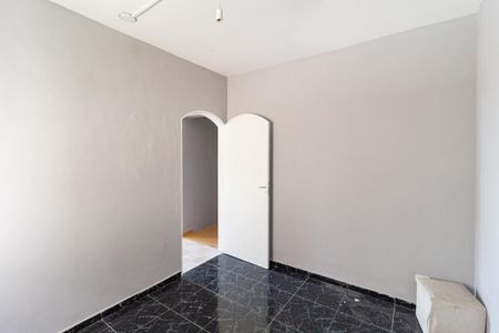 Quarto de casa para alugar com 1 quarto, 60m² em Vila Martins, Carapicuíba