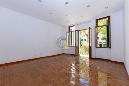 Casa à venda com 4 quartos, 640m² em Vila Buarque, São Paulo