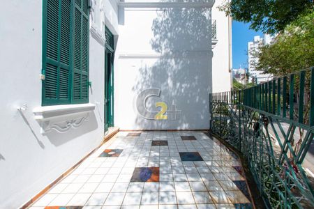 Casa à venda com 4 quartos, 640m² em Vila Buarque, São Paulo