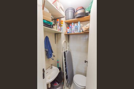 Apartamento para alugar com 116m², 4 quartos e 2 vagasBanheiro de serviço