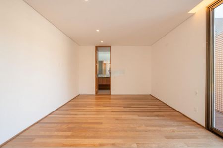 Casa à venda com 3 quartos, 420m² em Vila Nova Conceição, São Paulo
