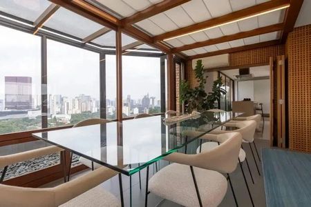Apartamento à venda com 3 quartos, 323m² em Vila Madalena, São Paulo