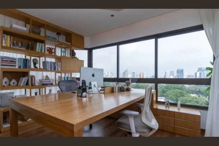 Apartamento à venda com 3 quartos, 323m² em Vila Madalena, São Paulo
