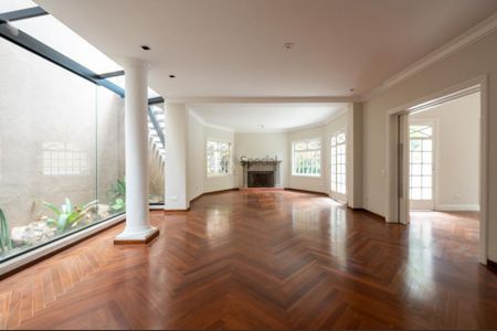 Casa à venda com 4 quartos, 384m² em Jardim America, São Paulo