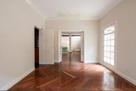 Casa à venda com 4 quartos, 384m² em Jardim America, São Paulo
