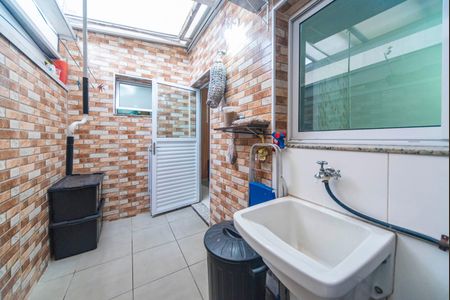 Casa à venda com 50m², 2 quartos e 1 vagaÁrea de Serviço