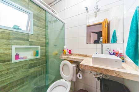 Banheiro  de casa à venda com 2 quartos, 50m² em Vila Junqueira, Santo André