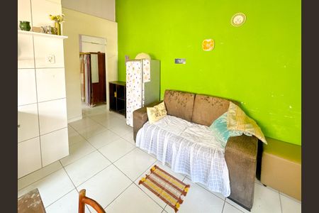 Sala de TV de apartamento para alugar com 1 quarto, 40m² em São João do Rio Vermelho, Florianópolis